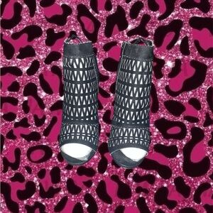 2010s just fab Black open toe ankle boot heels